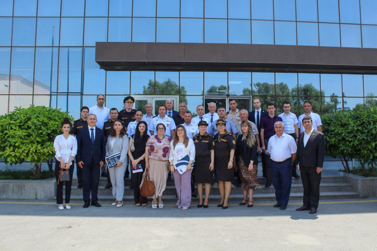 Ədliyyə Nazirliyinin Məhkəmə Ekspertizası Mərkəzinin əməkdaşları Azərbaycan Metrologiya İnstitutunda keçirilən məlumatlandırma sessiyasında iştirak ediblər Ədliyyə Nazirliyinin Məhkəmə Ekspertizası Mərkəzinin əməkdaşları Azərbaycan Metrologiya İnstitutunda keçirilən məlumatlandırma sessiyasında iştirak ediblər