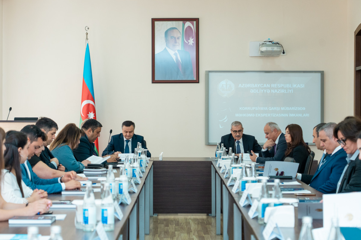 Korrupsiya cinayətləri ilə mübarizədə məhkəmə ekspertizasının roluna həsr olunmuş elmi-praktiki seminar keçirilib